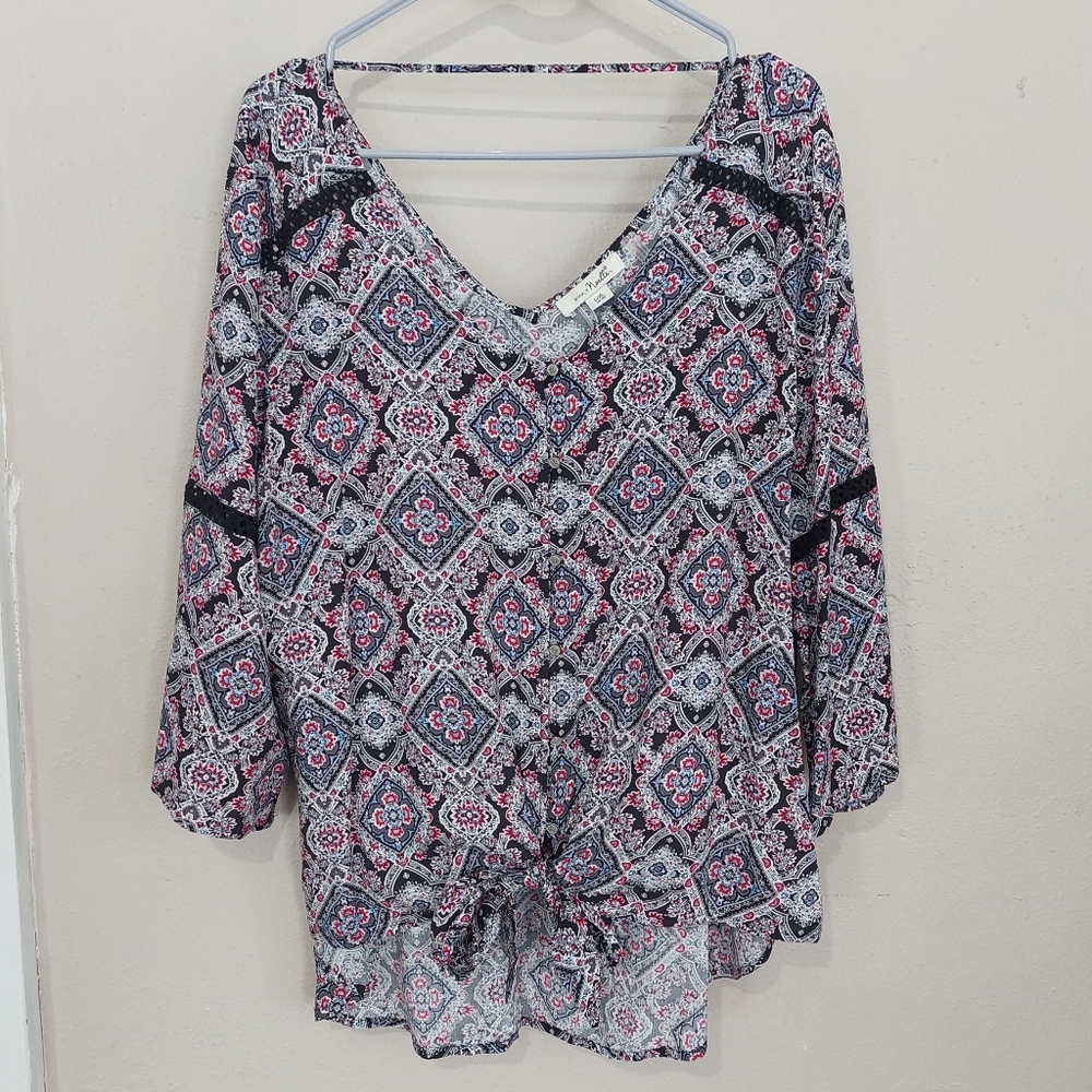 Simply Noelle L/XL Women's 3/4 Sleeve Geo Pattern Top
